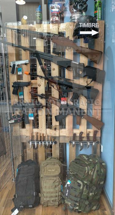 APARADOR BOTIGA D´ARMES CARRER SANT ANTONI MATARO