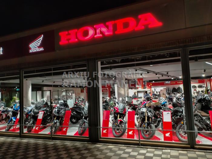 BOTIGA MOTOS HONDA AVGDA LLUIS COMPANYS 1 MATARO