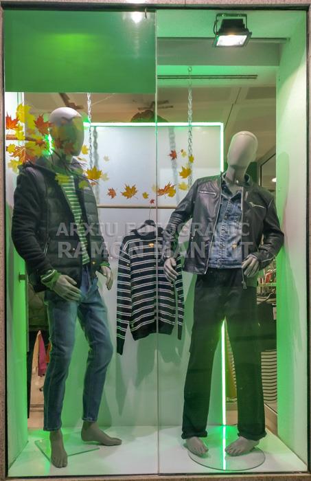 APARADOR BOTIGA VERDE LIMON 
AVINGUDA GATASSA MATARO