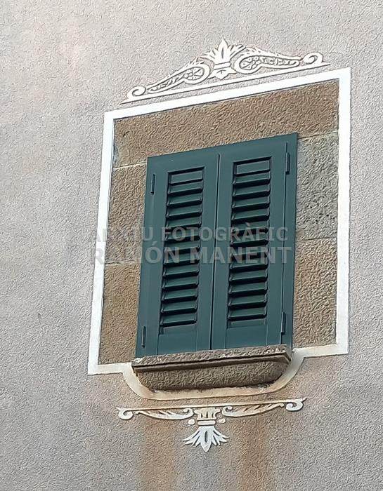 FINESTRA CARRER SANT AGUSTI MATARO