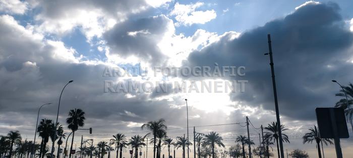 AVINGUDA MARESME NUVOLS DE PRIMAVERA