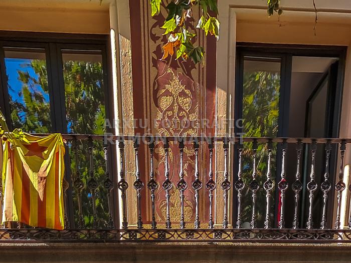 CARRER ISERN CASA ESGRAFIADA MATARO 
