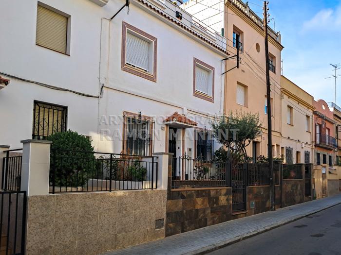 CARRER MARIA AUXILIADORA MATARO 
