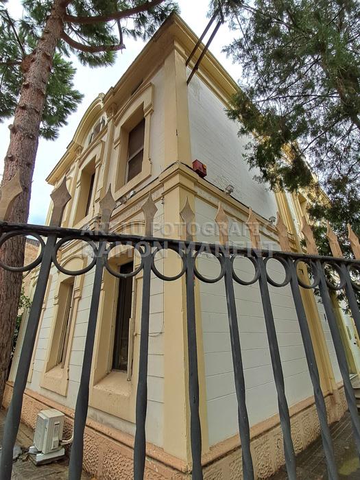 CAN VILATRESANA CARRER ISERN MATARO