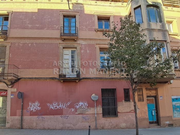 ANTIC EDIFIFI DE CORREUS MATARO