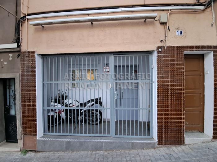 ANTIC EDIFIFI DE CORREUS MATARO