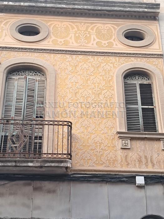 ESGRAFIATS CARRER D´ARGENTONA MATARO 
