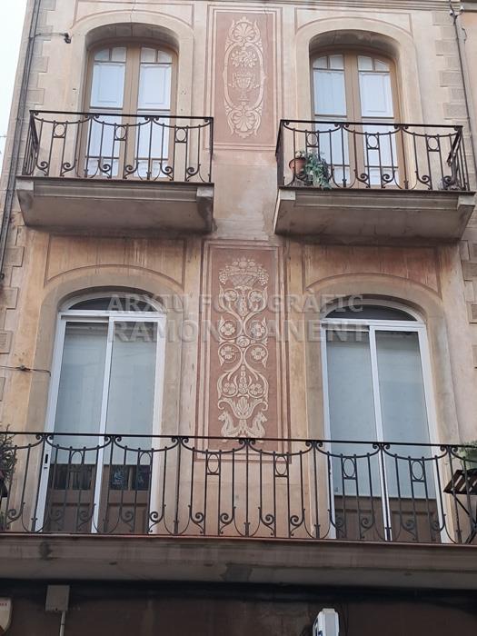 ESGRAFIATS CARRER D´ARGENTONA MATARO 
