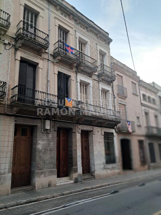 ESGRAFIATS CARRER D´ARGENTONA MATARO 
