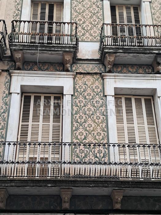 ESGRAFIATS CARRER D´ARGENTONA MATARO 
