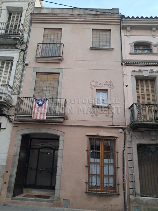 ESGRAFIATS CARRER D´ARGENTONA MATARO 
