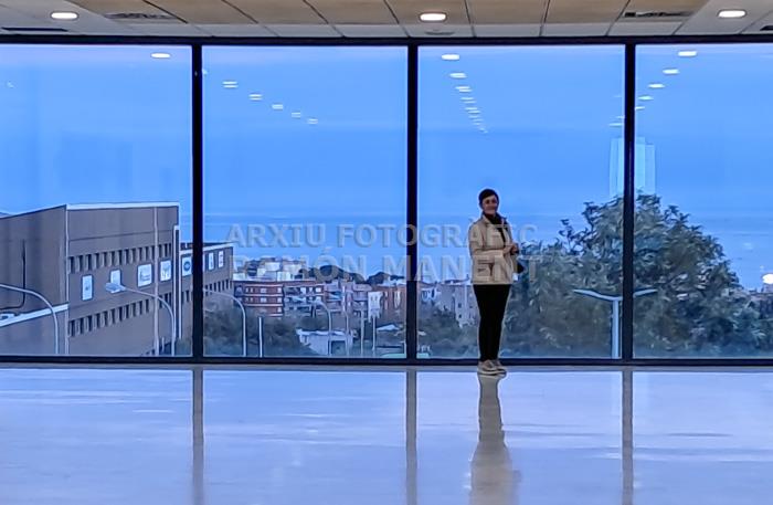 LA PILI MIRANT LA CIUTAT