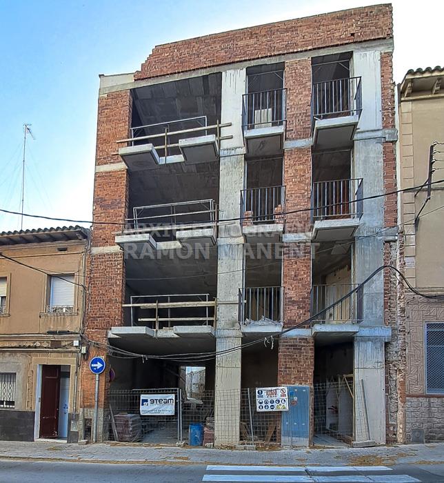 CASA ENDERROCADA CARRER SANT ISIDOR MATARO 
OBRA NOVA 2025