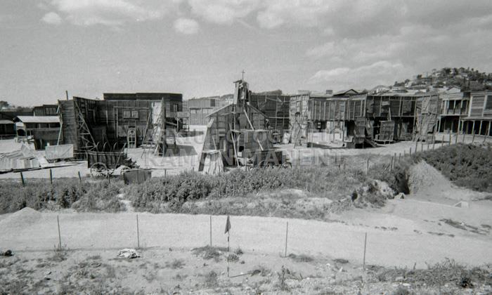 POBLAT DEL OESTE DECORATS ANYS 60 ESPLUGUES DE LLOBREGAT