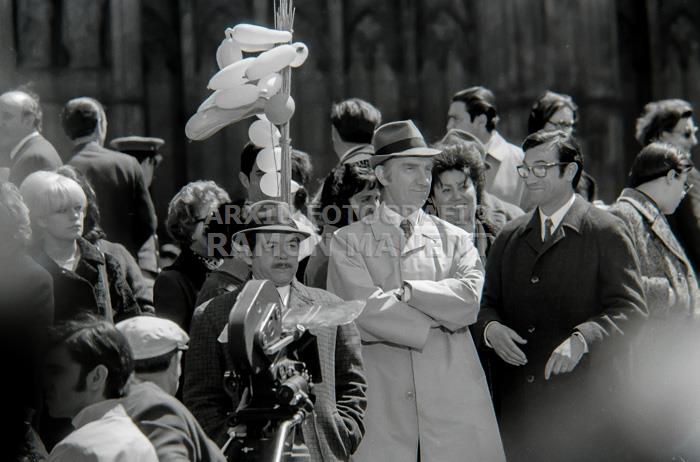 RODANT PEL LICULA BARCELONA PLAÇA DE LA CATEDRAL ANYS 60